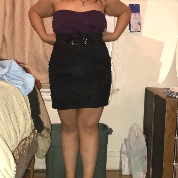 Different dress - Picture 8 of 12